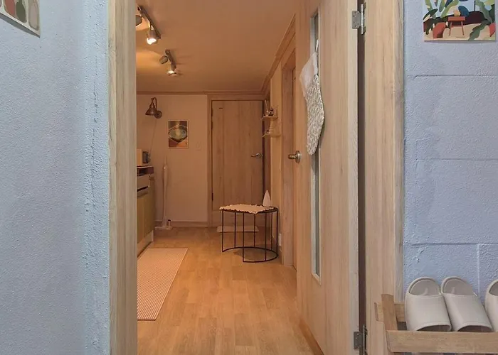 Appartement In Green, New Mangwon Station 3 Minutes On Foot, Free Luggage Storage *